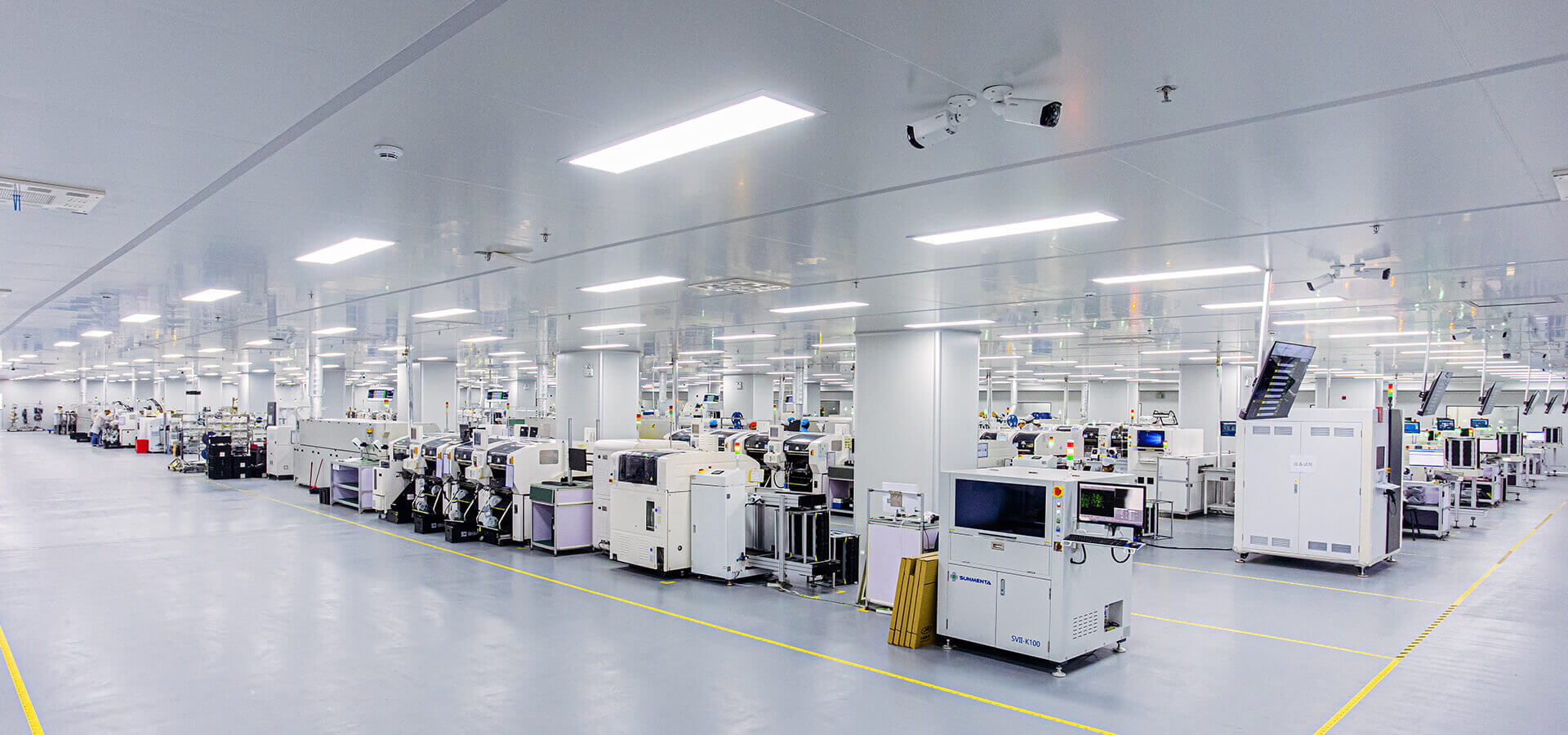 Zu unserer intelligenten produktion gehören bonusstreifen zum s-mt und automatisierte montagelinien.